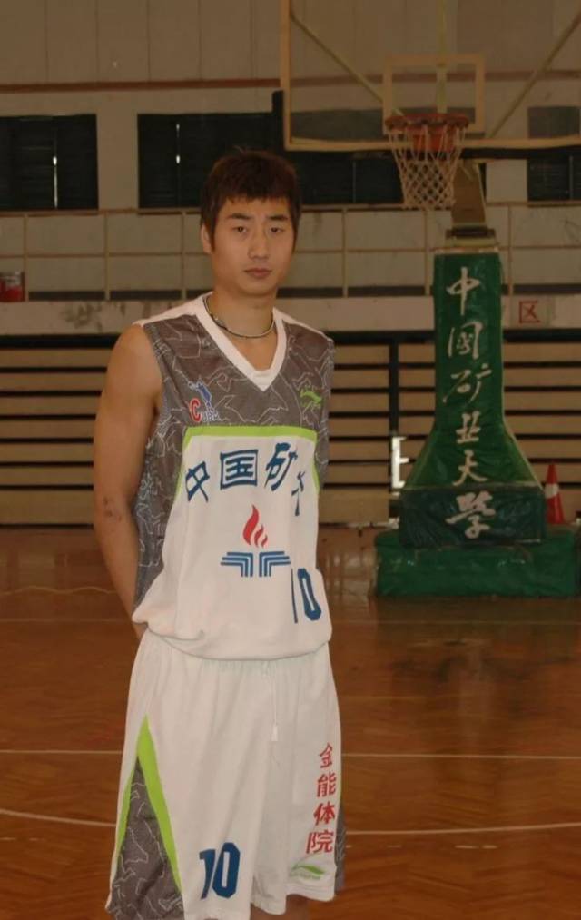 王璁,身高194cm司职小前锋,北大街球王.