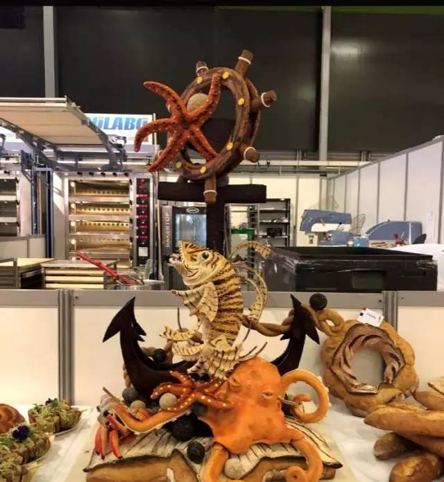 热烈祝贺中国队获得第六届世界面包大赛最佳艺术面包奖!