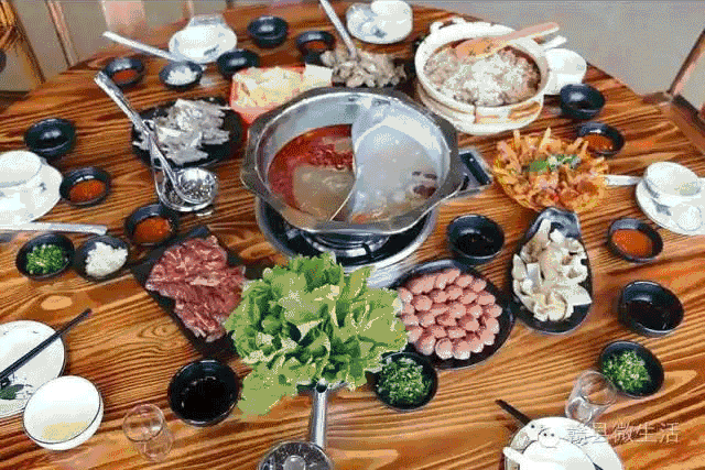 鲜活牛羊馆羊肉全部都是当天现杀的新鲜羊肉,细嫩爽滑营养丰富让顾客
