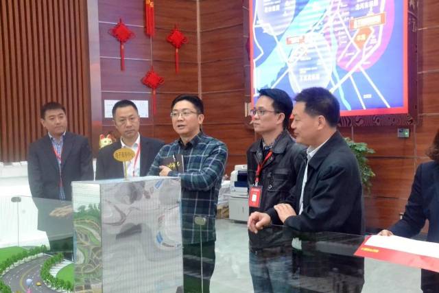 丰都县政府、政协领导莅临丰都国际商贸城