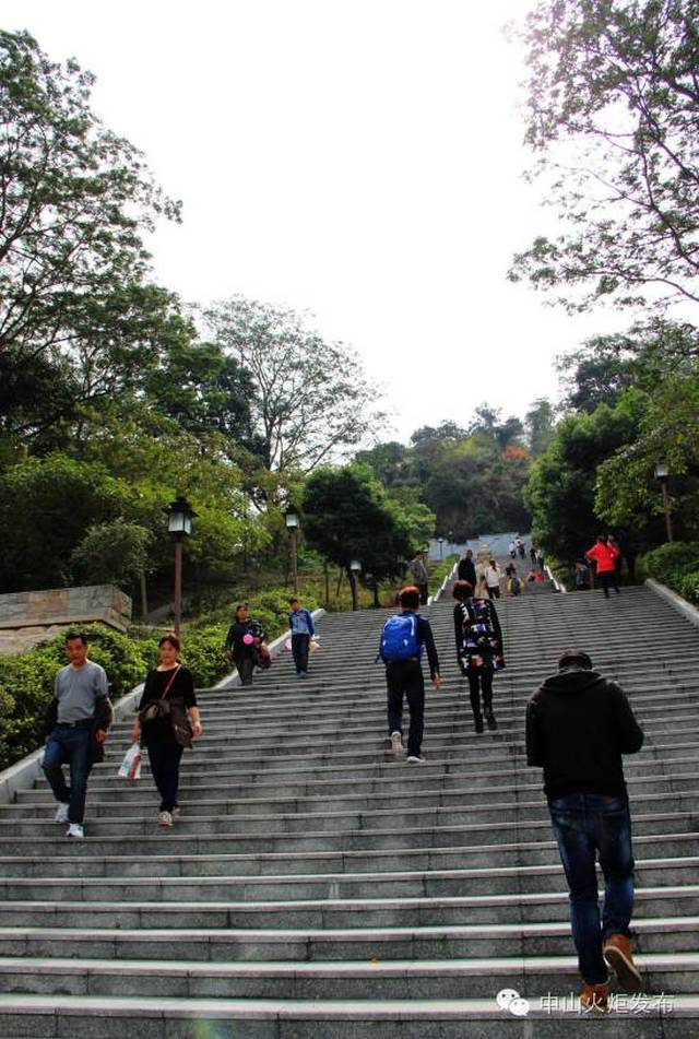 坦洲山公园是坦洲镇最高点.