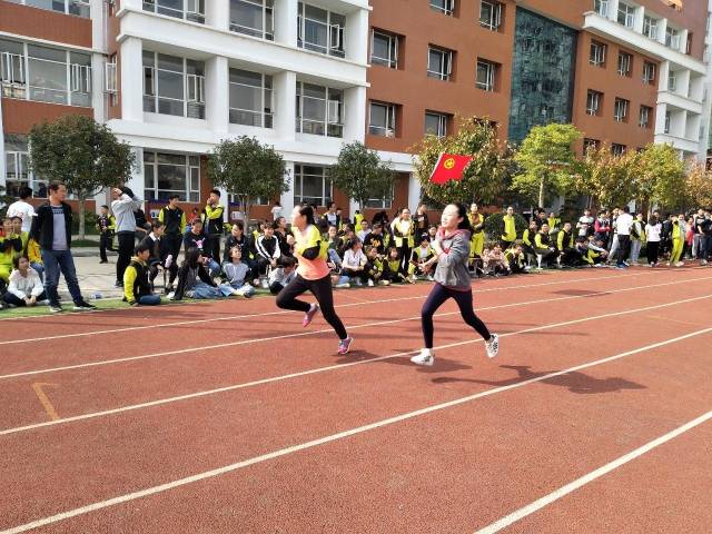 绀弩中学隆重举行2017年秋季田径运动会