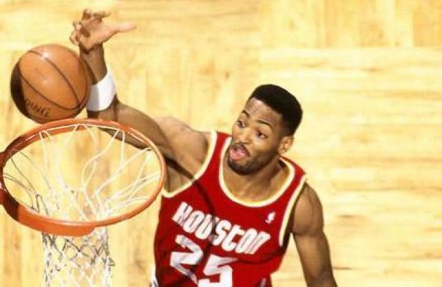 他靠抱大腿总冠军次数比乔丹还多,戒指数量差