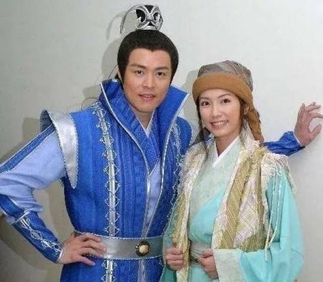 【娱乐八卦】出道17年劈腿14个男人！曾瞧不起霍建华，如今被讽最美“公交车”