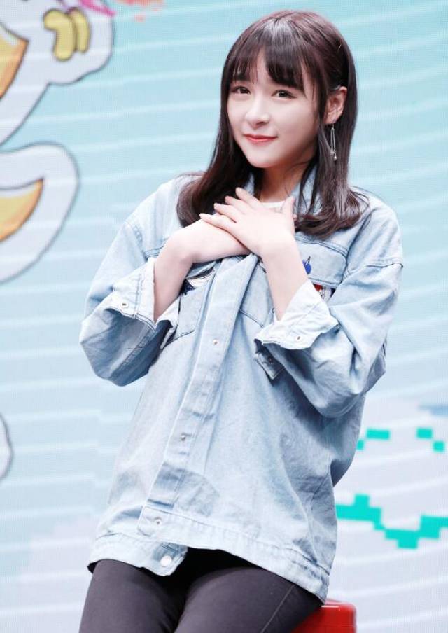 snh48张语格《抱走吧!爱豆》秀泰文 言语不通不影响"恋爱"