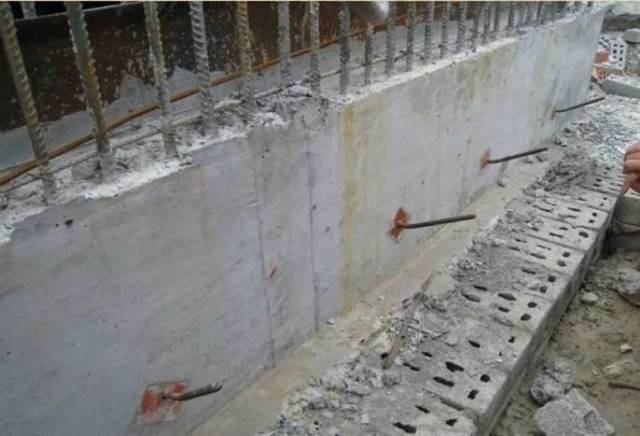 支挡式结构一般由排桩,地下连续墙,锚杆(索),支撑杆件中的一种或几种