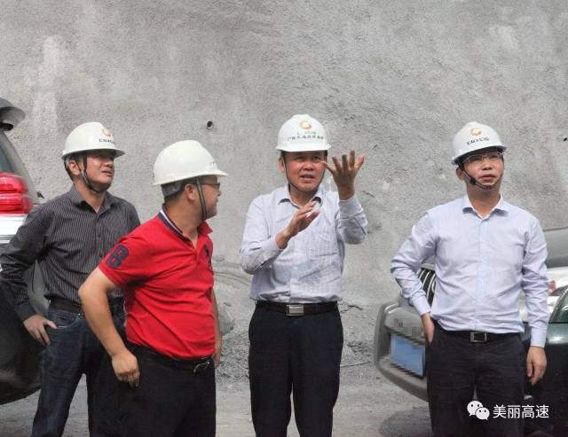 集团公司廉向东副总经理在河百路施工推进会上强调:要打好旱季施工