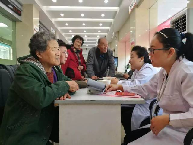 【桑榆晚情,悦享重阳】潞城农商银行重阳系列活动之关爱老年客户