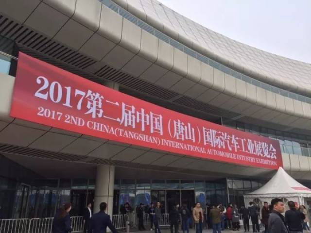 宅男女神"朱可儿"亮相车展现场,每天两场演出"抖胸舞",惊呆你的双眼!