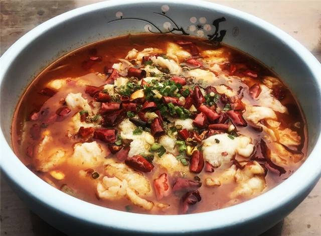 龙利鱼口感爽滑,鱼肉 久煮而不老,无腥味和异味