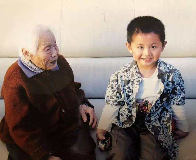 重阳节怀念我的舅婆:她像家里的一棵古树庇护