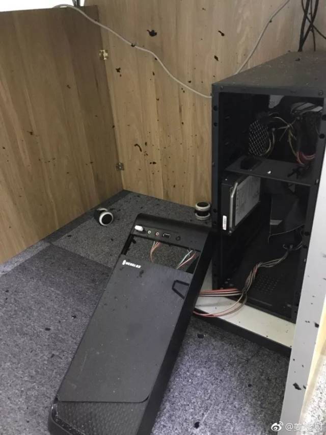 這下真是如坐針氈了！
辦公家具廠家哪家好辦公轉(zhuǎn)椅爆炸又來，安全