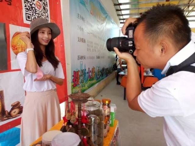 化州农民举办模特摄影大赛,美女云集人气爆棚!