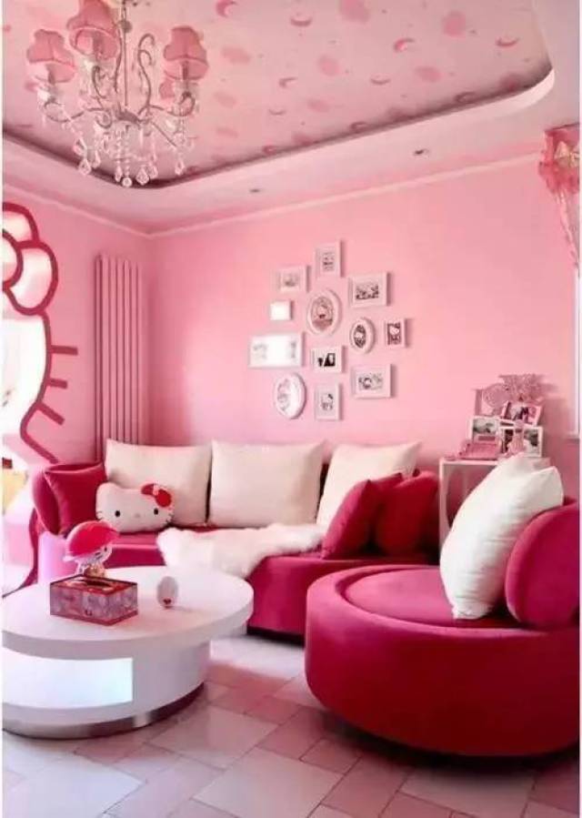 一看这种客厅是粉色,沙发也是粉色,感觉进了童话的世界.