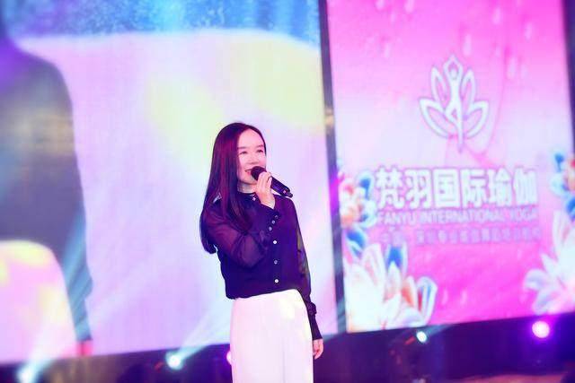 免费公益瑜伽启动暨梵诗蔓瑜伽服发布会在深圳成功举行