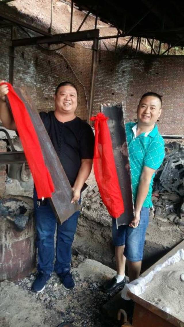 汉阴籍著名律师作家周建国先生,为重新维修铁瓦殿亲笔撰写感天动地,情