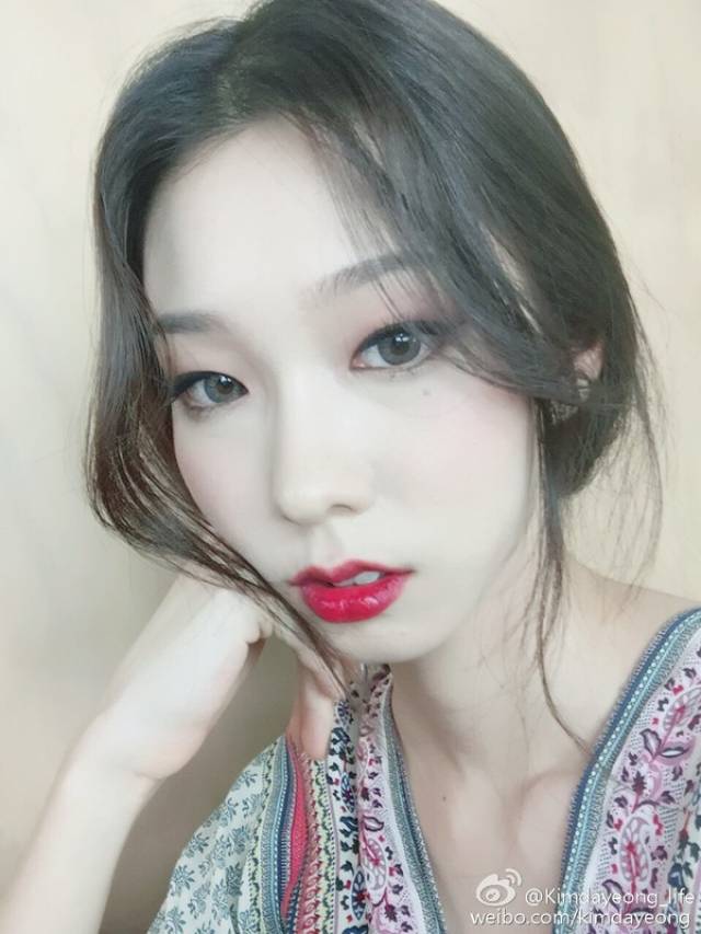 高能| 单眼皮的她撞脸金高银,挤进韩国网红榜top10就凭这双丹凤眼?