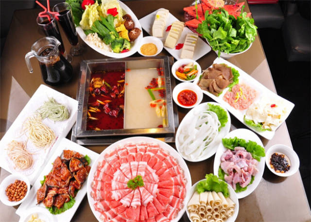 打边炉和吃火锅的时节到来了!两者有何区别呢