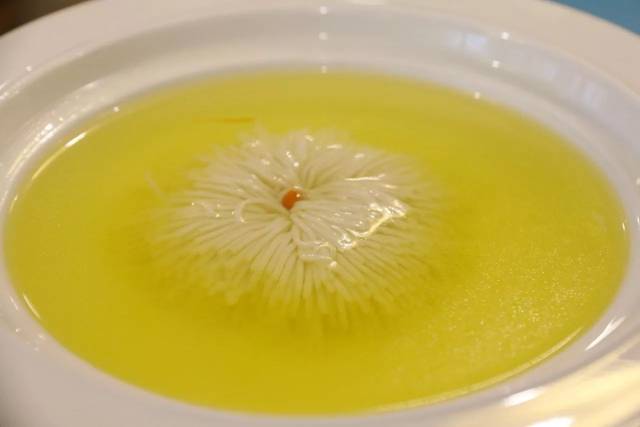 菊花豆腐汤