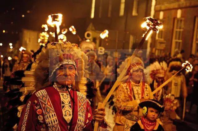 又叫fireworks" night 或者 guy fawkes" night, 是英国的传统节日之