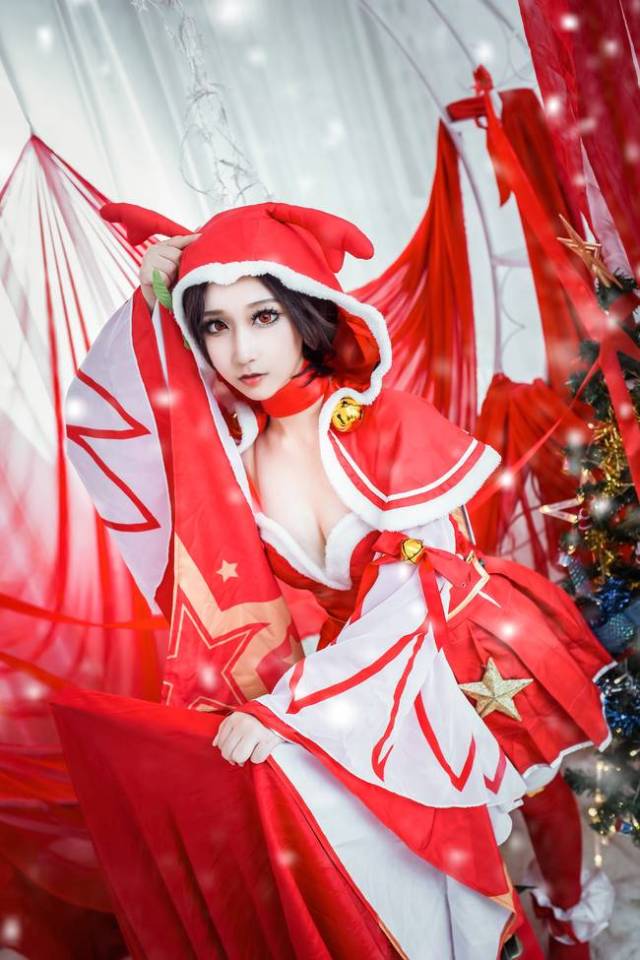 王者荣耀貂蝉圣诞恋歌cos,糖果和我谁更甜蜜?