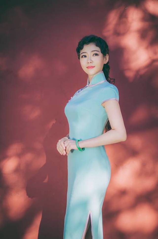 试听i刘桐演唱红歌经典《情深谊长》:五彩云霞空中飘