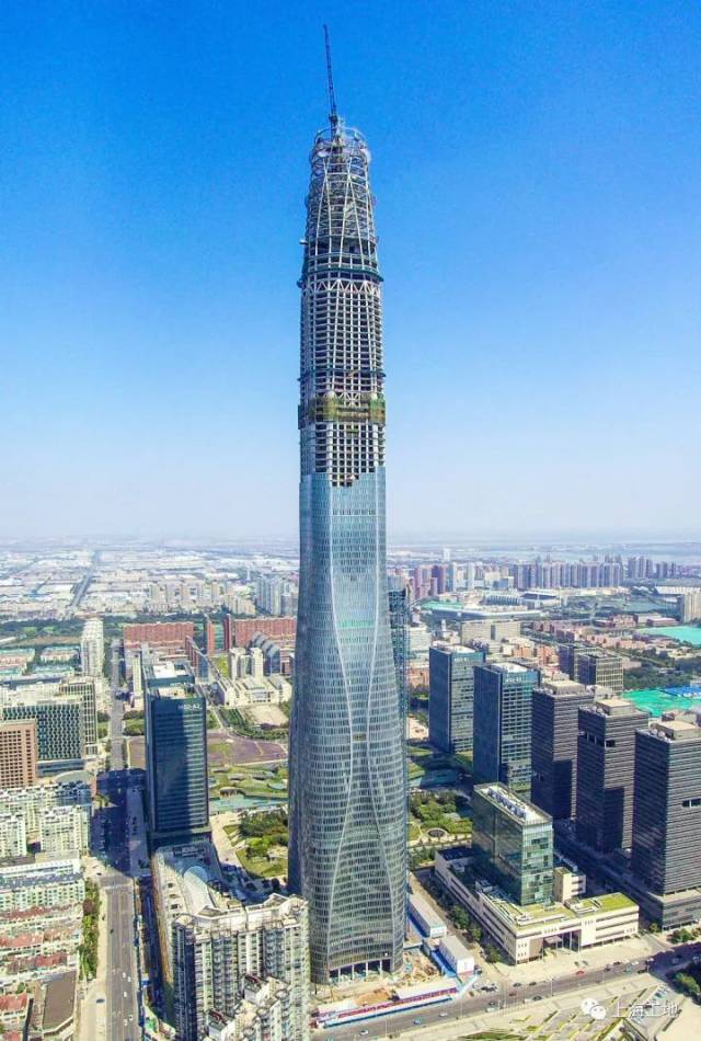 创18项全球全国第一,达530米的世界第九高楼完美"加冕"!