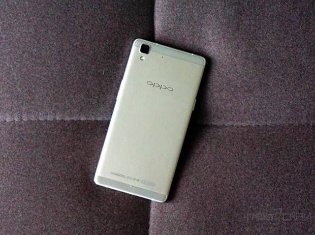 oppo r7/oppo r7 plus 上市时间:2015年5月 r7系列采用了2.