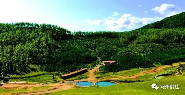 竹子沟位于康乐县鸣鹿乡拔子沟村,是以牛文化为主题,休闲体验为核心