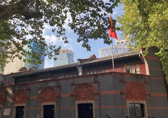 追寻先辈足迹 重温红色经典