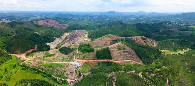 跟着小影一起走进廉江农村建设的