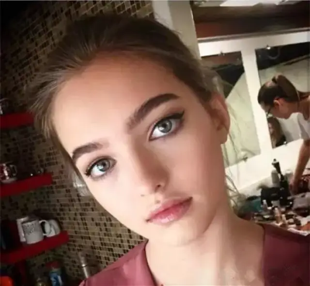 14岁俄罗斯女模在上海意外身亡模特混迹时尚圈累趴常态