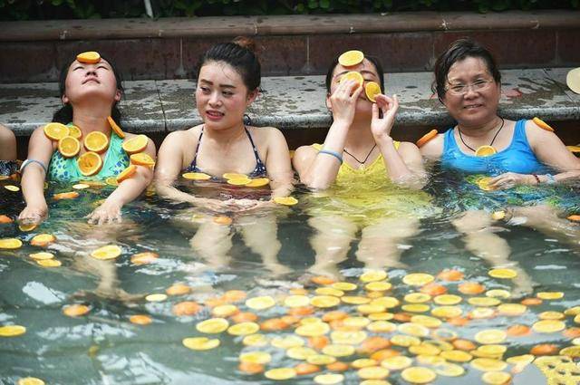 大家都知道,泡温泉不仅能提升人体免疫力,改善自身的精神状态,还具有