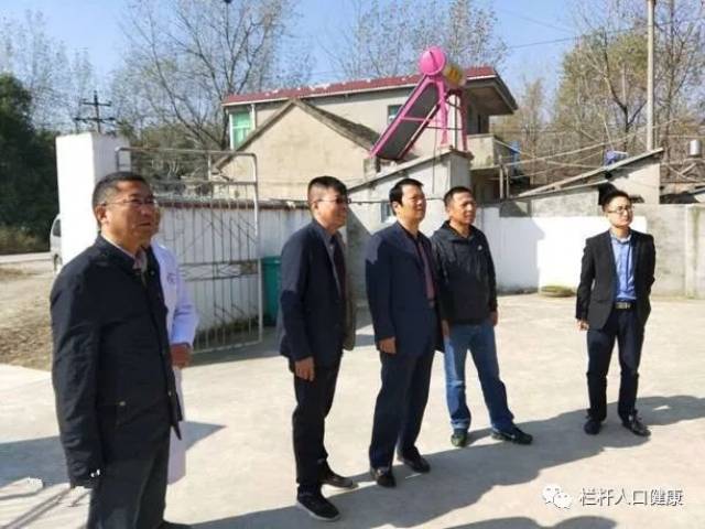 巢湖市卫计委李日寿一行到栏杆集镇督查指导健康扶贫工作