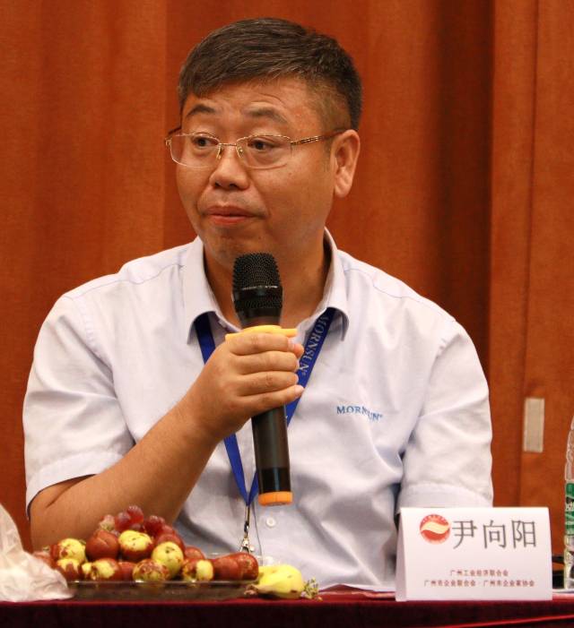 广州金升阳科技有限公司董事长尹向阳一一回答了参会代表的提问 活动