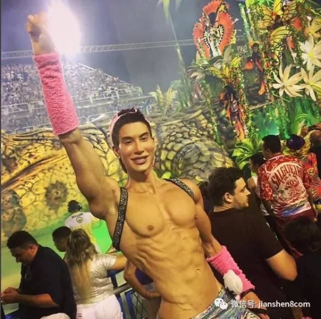 男子花百万整形成“肌肉男”，这是妖精还是人