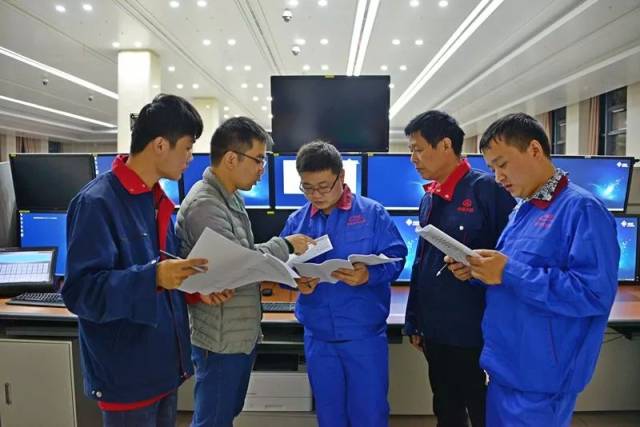 新建南昌铁路调度所客专调度台正式启用