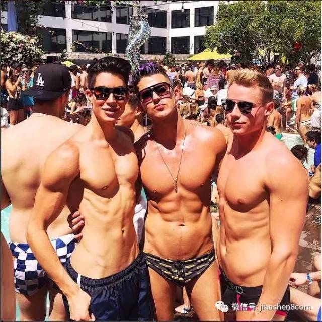 男子花百万整形成“肌肉男”，这是妖精还是人