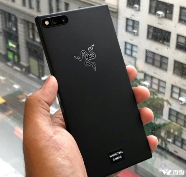 蛇首款游戏手机能否撼动吃鸡神器小米MIX2的