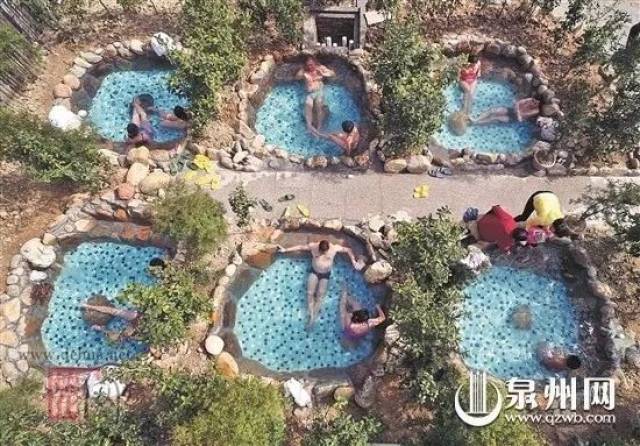 太阳河温泉是一家温泉型的酒店,这里的温泉水,取自码头镇新汤板村