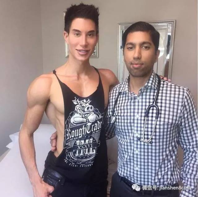 男子花百万整形成“肌肉男”，这是妖精还是人