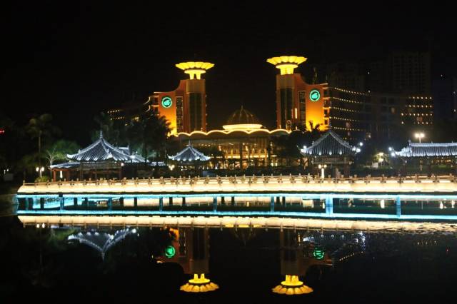 很多人不知道,蒙自最迷人的夜景在这里!