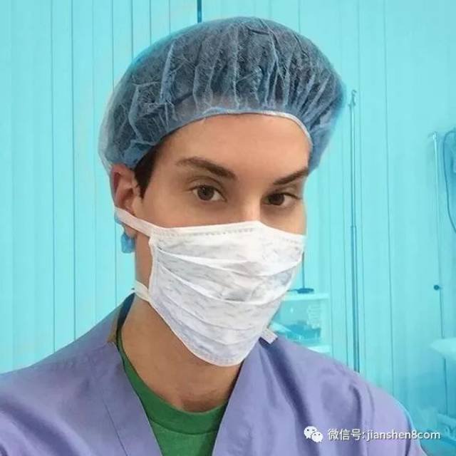 男子花百万整形成“肌肉男”，这是妖精还是人