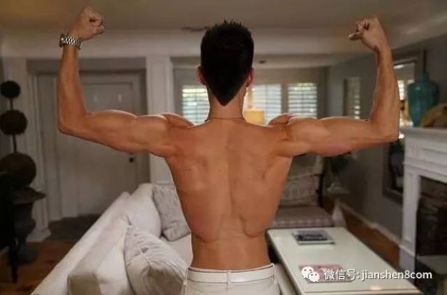 男子花百万整形成“肌肉男”，这是妖精还是人