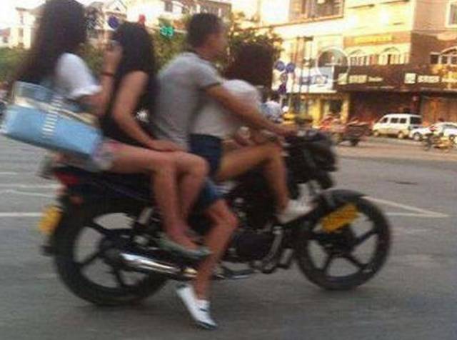 男人就该有一辆车,不管是汽车还是摩托车