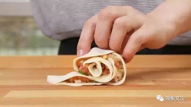 怎么发包饺子的面皮 030816e5c31047519152445e910dcf68.jpeg