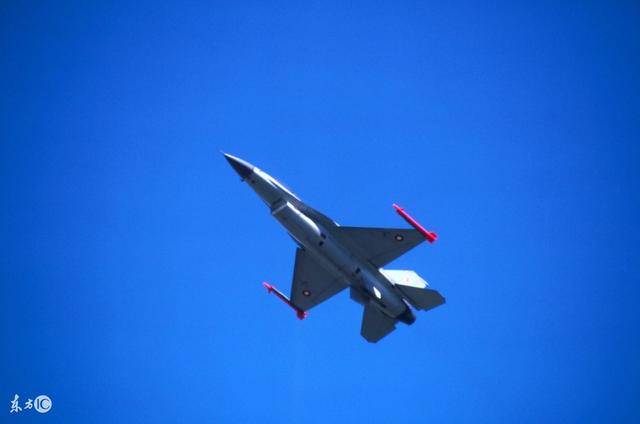 私人飞机误闯军事禁区有何后果?专家是这样说的……