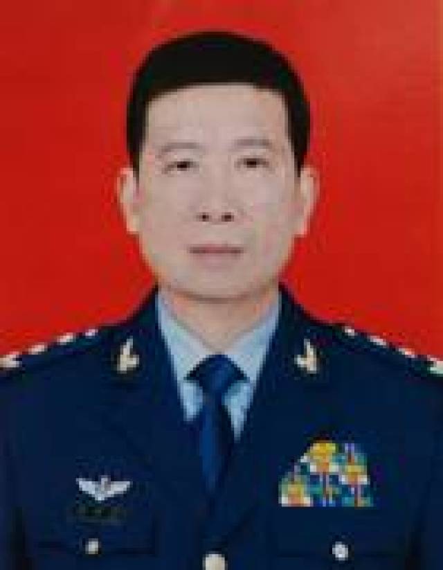 曾任任海军某基地司令员,北海舰队参谋长,北海舰队副司令员,原济南