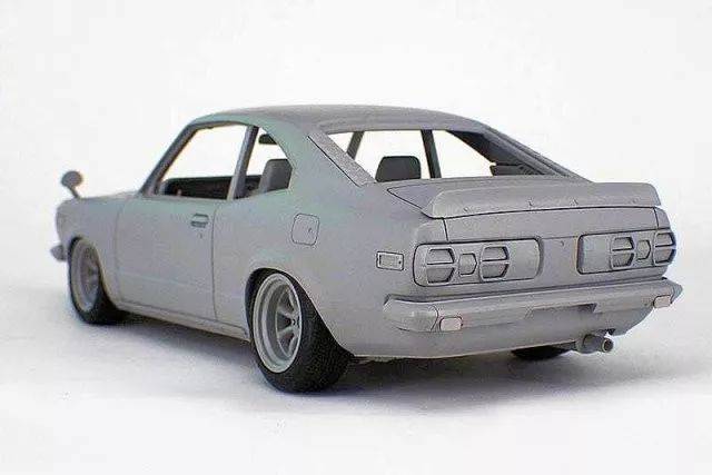 ignition model 宣布正在开发 1:18 比例的马自达 mazda savanna (s12