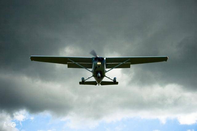 私人飞机误闯军事禁区有何后果?专家是这样说的……